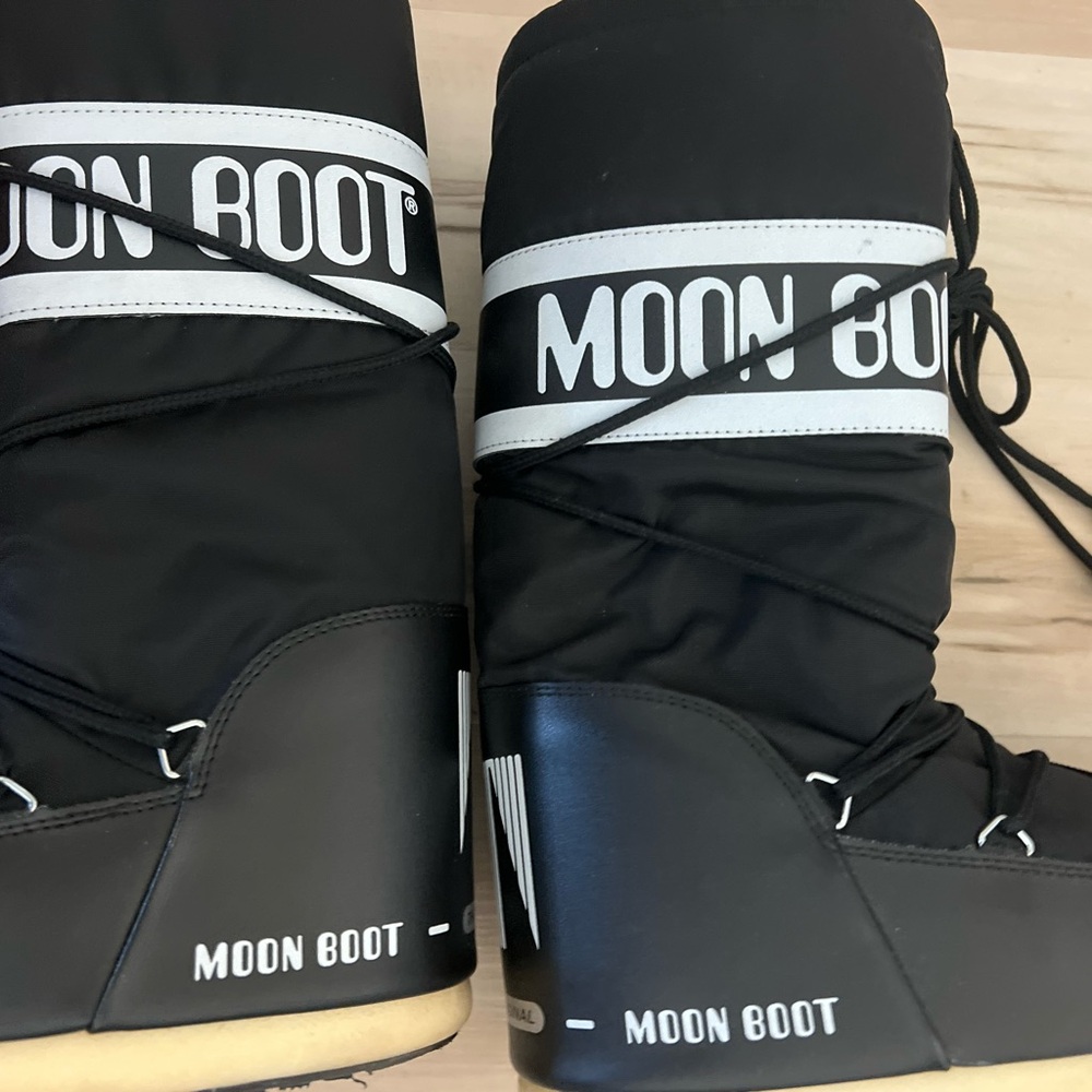 Moon Boot Black Snow Boots